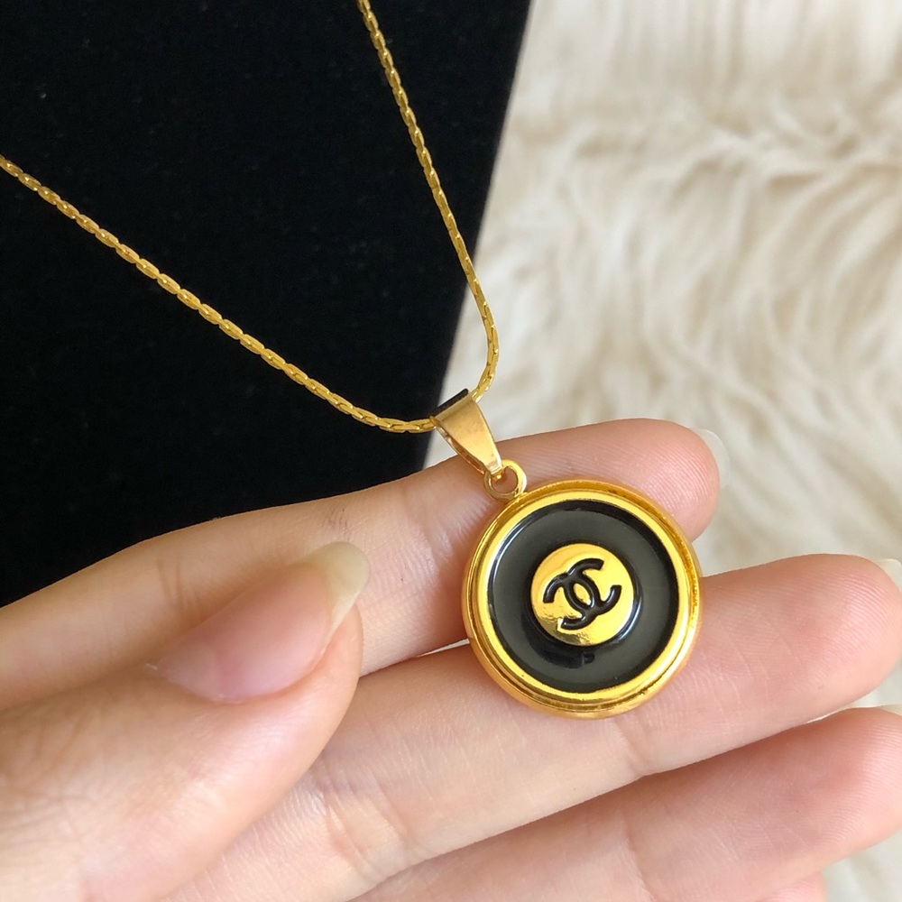 Chanel Necklace - Picture 5 of 11